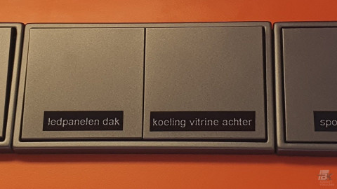 Binnenkant van een verkoopwagen voor vis