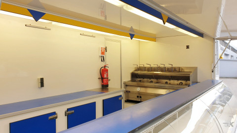 Binnenkant van een aanhangwagen voor diverse branches