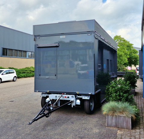 Achteraanzicht van een aanhangwagen voor kaas