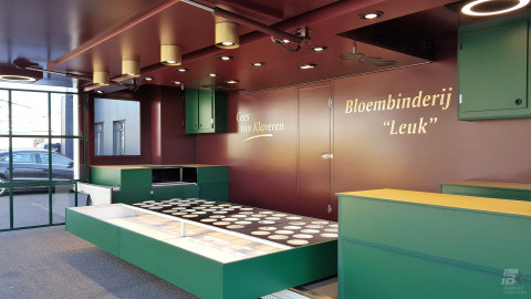 Binnenkant van een aanhangwagen voor bloemen