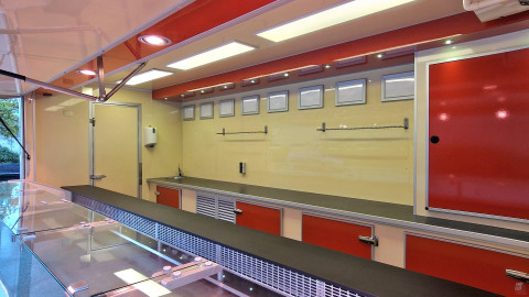Binnenkant van een verkoopwagen voor diverse branches