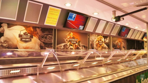 Binnenkant van een aanhangwagen voor kip