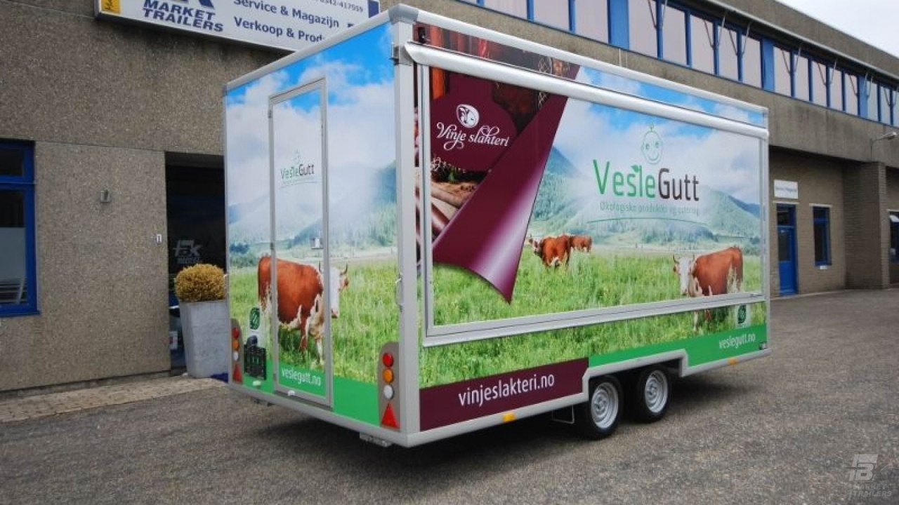 Achteraanzicht van een aanhangwagen voor vlees