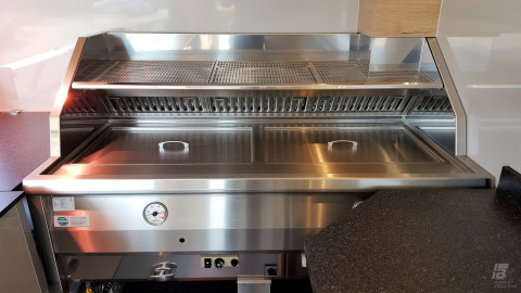 Binnenkant van een verkoopwagen voor vis