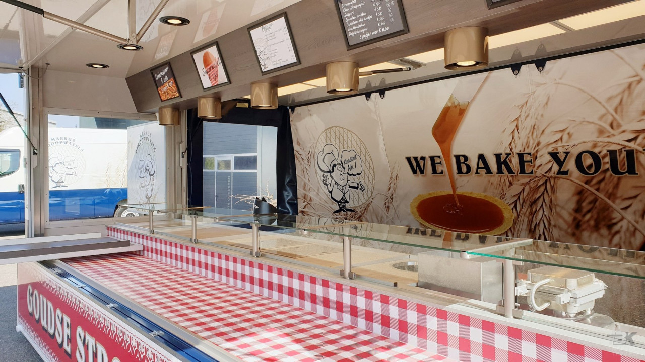 Binnenkant van een aanhangwagen voor stroopwafels
